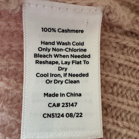 Have Women's Pink Cashmere Cardigan Sweater - Picture 4 of 5